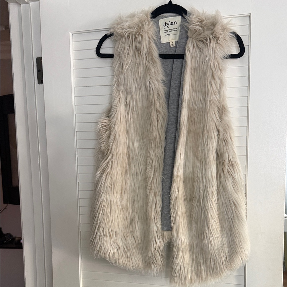 Dylan-Faux Fur Vest-Size medium